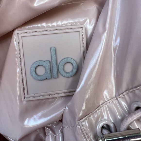 ALO stunner puffer jacket mauve baby pink - Picture 3 of 5